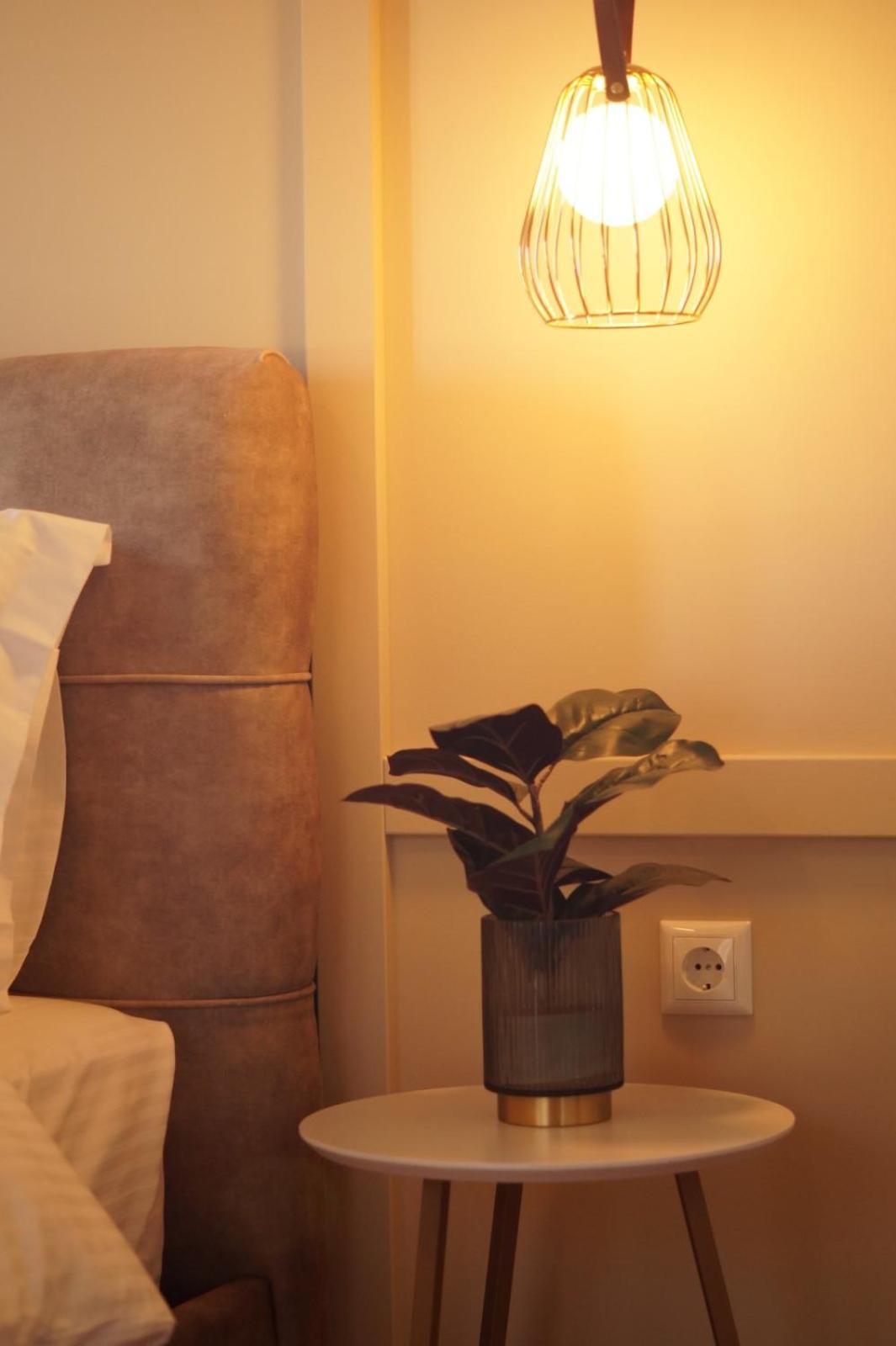 Daphne Luxury Apartment Касторія Екстер'єр фото