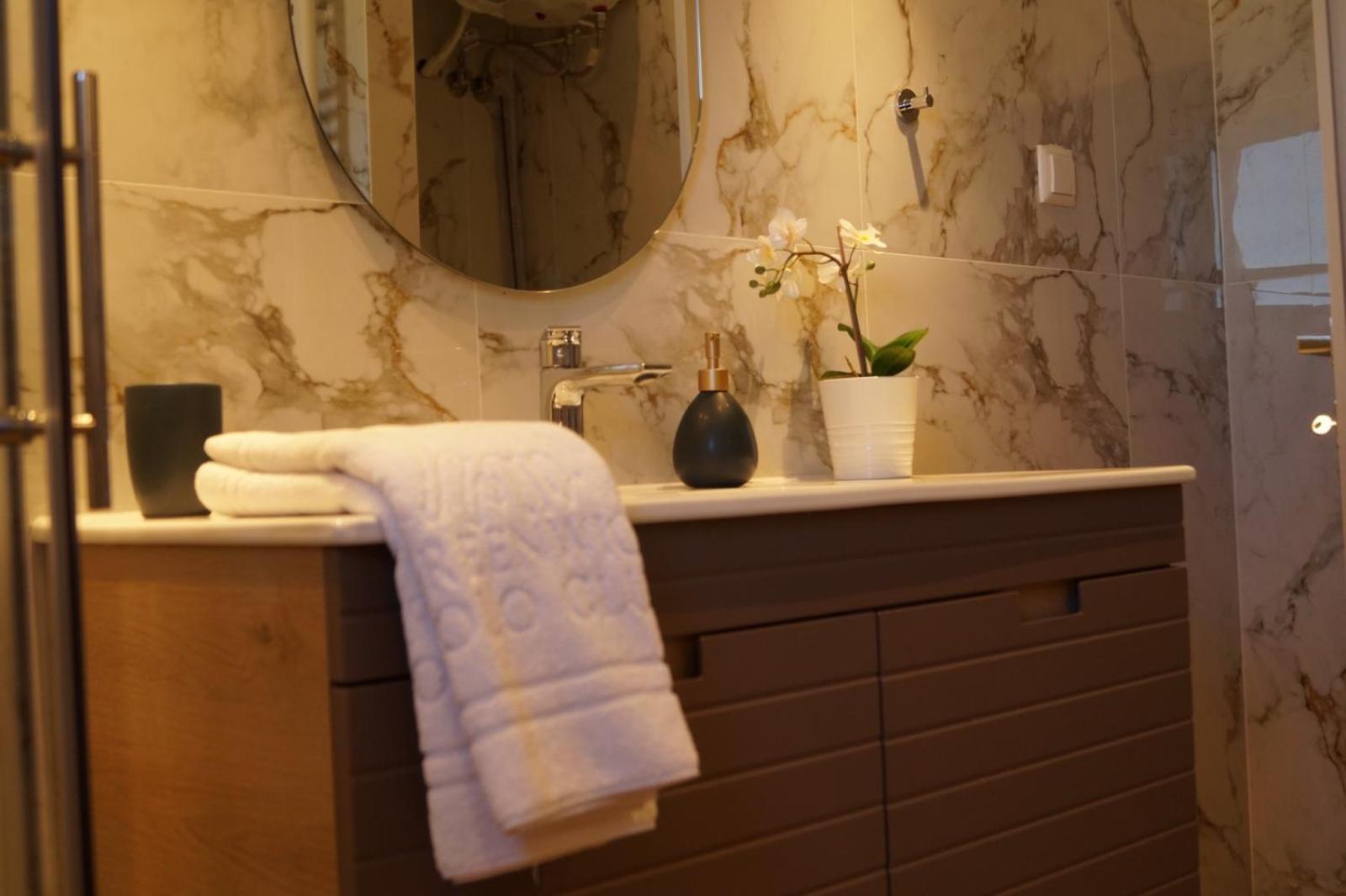 Daphne Luxury Apartment Касторія Екстер'єр фото