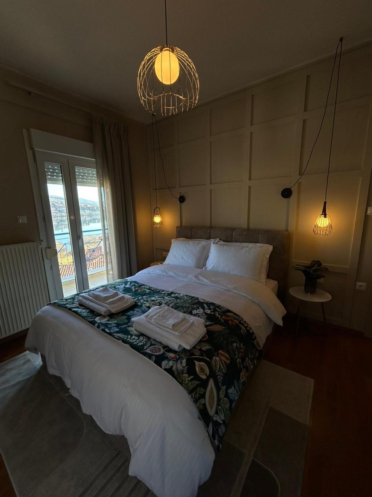 Daphne Luxury Apartment Касторія Екстер'єр фото
