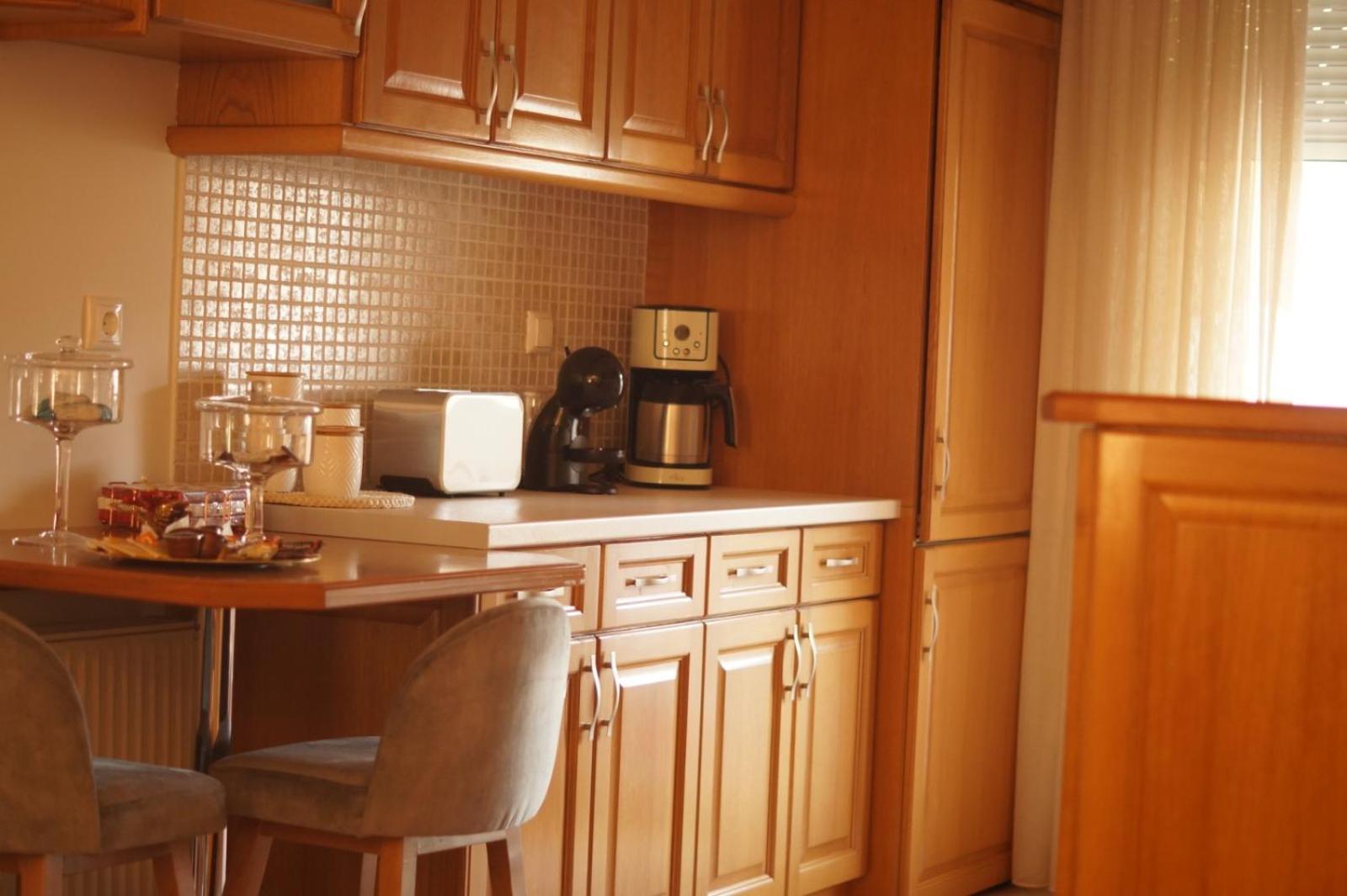 Daphne Luxury Apartment Касторія Екстер'єр фото